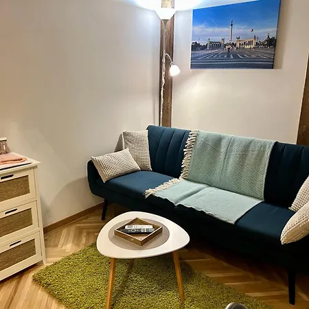 Crystalhome Apartman *