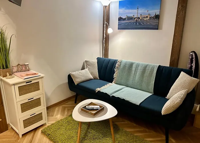 Crystalhome شقة *